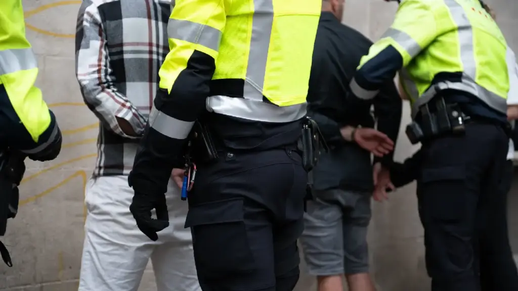 Homes detinguts / Mossos
