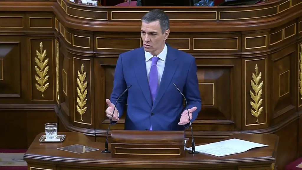 Sánchez proposa que els líders d'energètiques ultrarics assumeixin la pròrroga nuclear