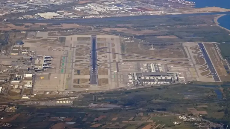 Aeroport Josep Tarradellas Barcelona-El Prat / ERIC SALARD